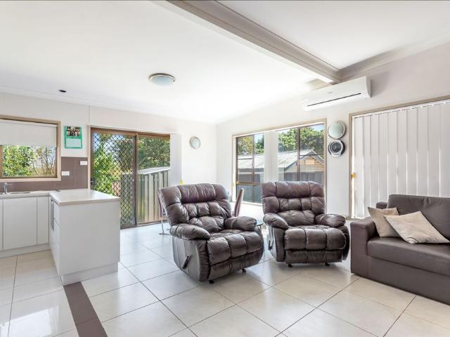 2/299 Hume Street