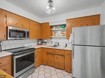 2299 Knoll Drive