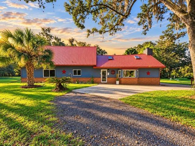 2290 Mud Lake Rd, De Leon Springs, FL 32130