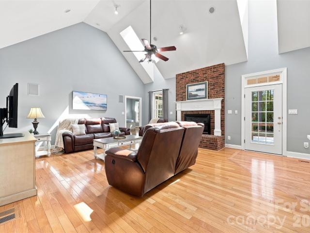 2290 Northview Harbour Drive