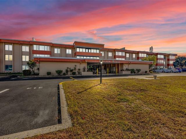 2290 Aaron St, Unit 109, Port Charlotte, FL 33952 | MLS #C7520