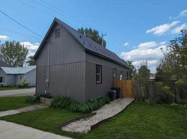 22933 Hagerty Road, Newbury, ON, N0L 1Z0 house for sale | Listing ID X13833 | Royal LePage