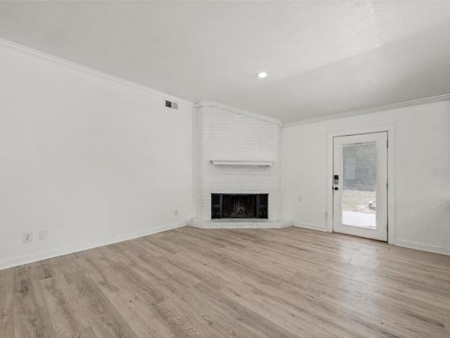 229 Crockett Lane