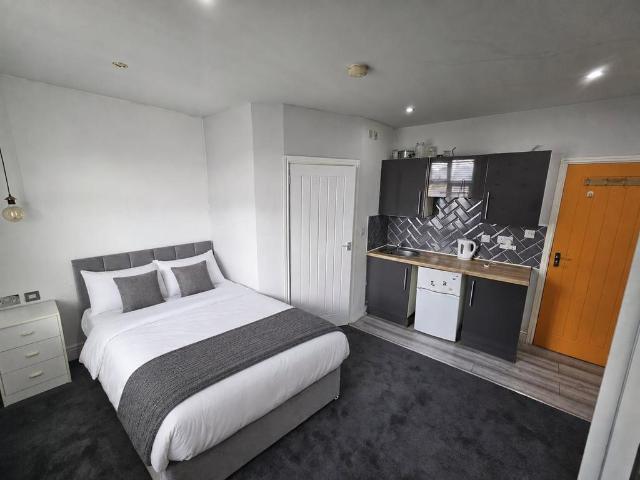 229 Cromwell Road, 1 bed in a house share to rent £672 pcm £155 pw