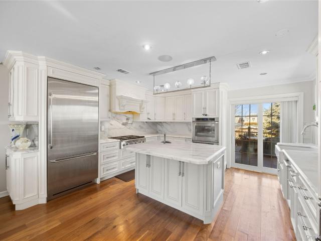 229 Ditmars Street