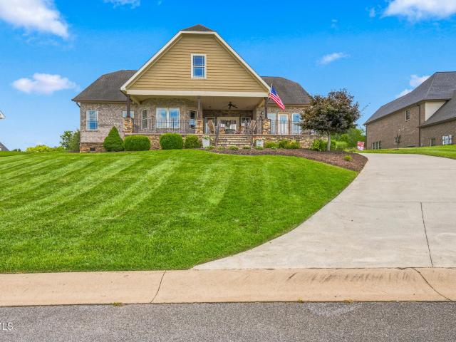 229 Forest Lane N