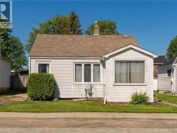 House for sale in Perth, Ontario - Garden