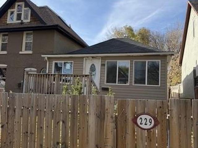 229 I Avenue N, Saskatoon, SK, S7L 2G3 house for sale | Listing ID SK051467 | Royal LePage