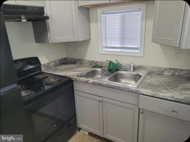 229 Iris Road