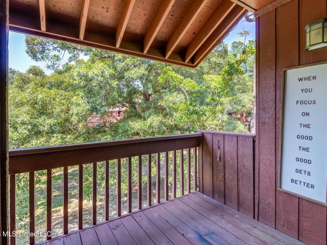229 Lakeside Villa