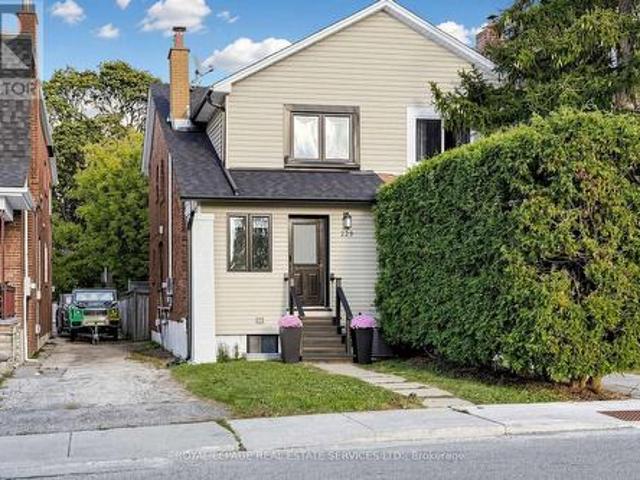 229 Mcroberts Avenue, Toronto, ON, M6E 4P3 house for sale | Listing ID W14032 | Royal LePage