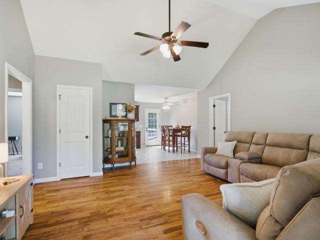 229 Staggs Dr