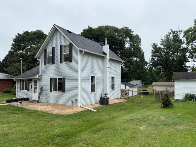 229 W Farnham Street