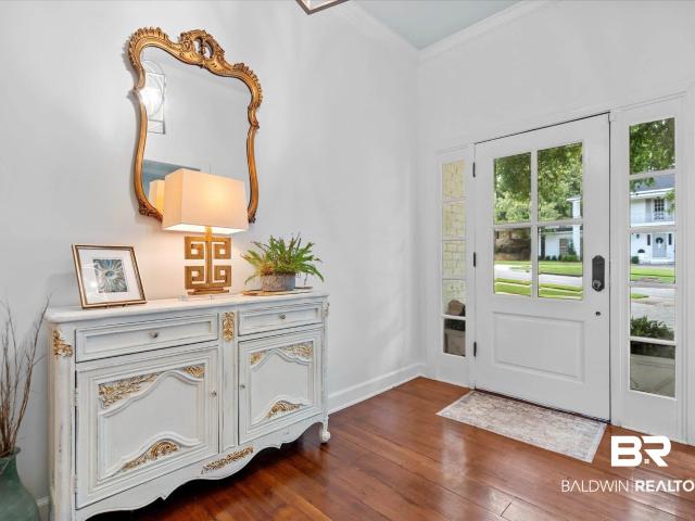 229 W Lakewood Drive