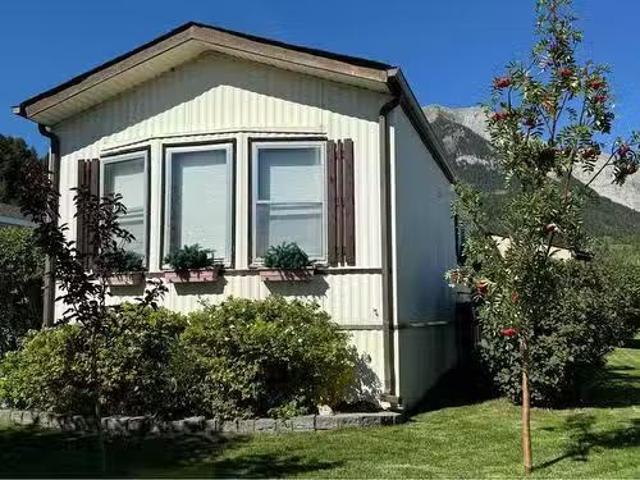 #22, 801 232 Street, Hillcrest, AB, T0K 1C0 house for sale.