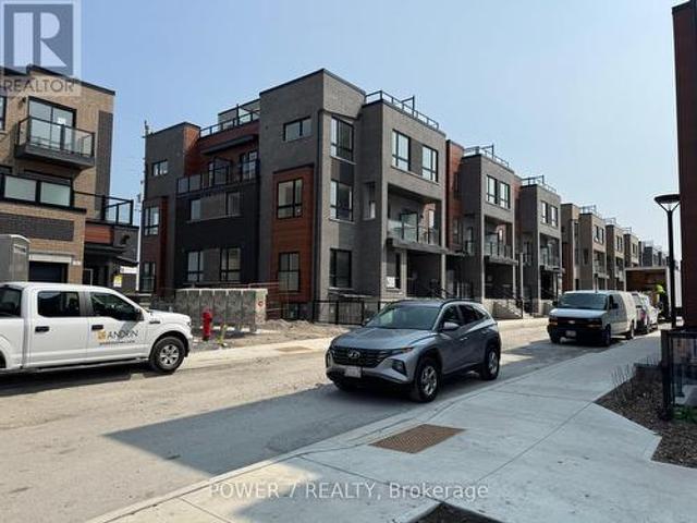 22 14 Lytham Green Circle, Newmarket, ON, L3Y 0H4 townhouse for sale | Listing ID N13805 | Royal LePage
