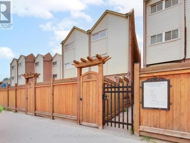 22 1666 Queen Street E, Toronto, ON, M4L 1G3 townhouse for sale | Listing ID E13586 | Royal LePage