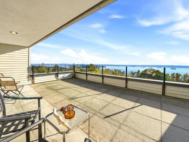 22 2231 Folkestone Way, West Vancouver