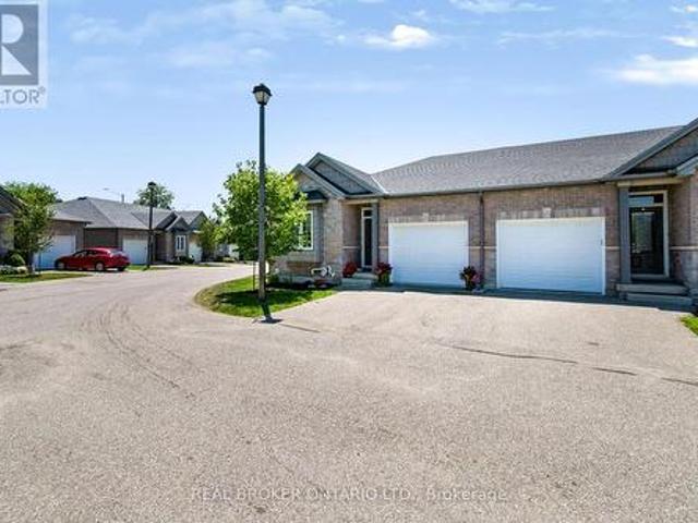 22 244 Dundas Street, Brant, ON, N3L 0B4 townhouse for sale | Listing ID X13566 | Royal LePage