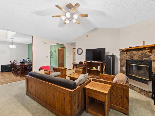 22 Tanglewood Rd