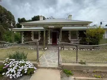 22 Upper Thames Street, Burra, SA 5417