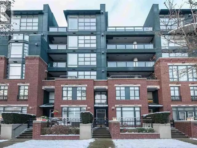 22* W 12TH AVENUE