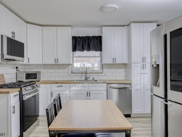 22 Wanaque Ave