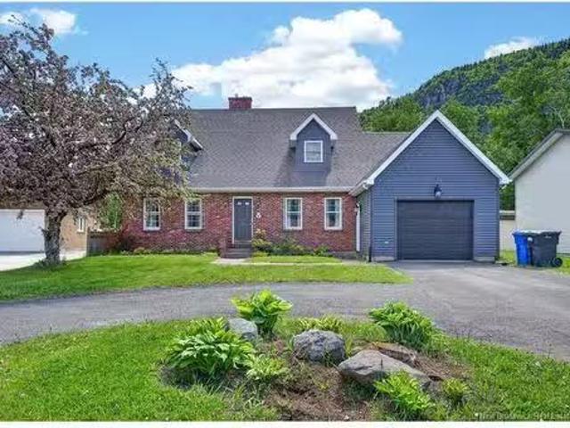 22 Walker Cres, Campbellton, NB, E3N 3N8 house for sale Lis.