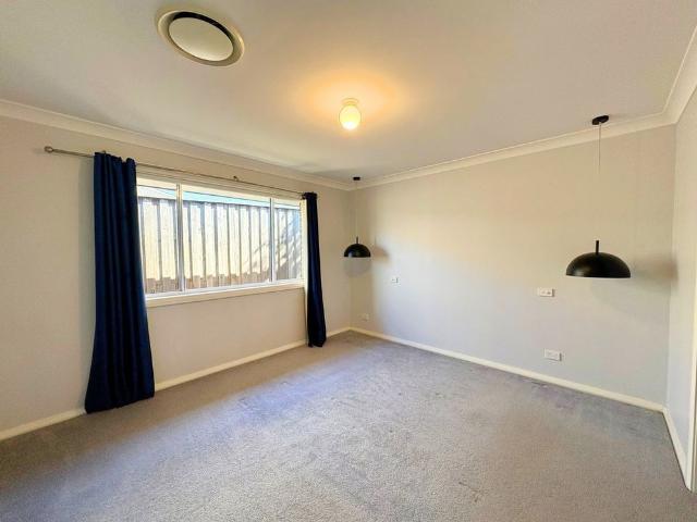 22 Warbler Avenue, Aberglasslyn