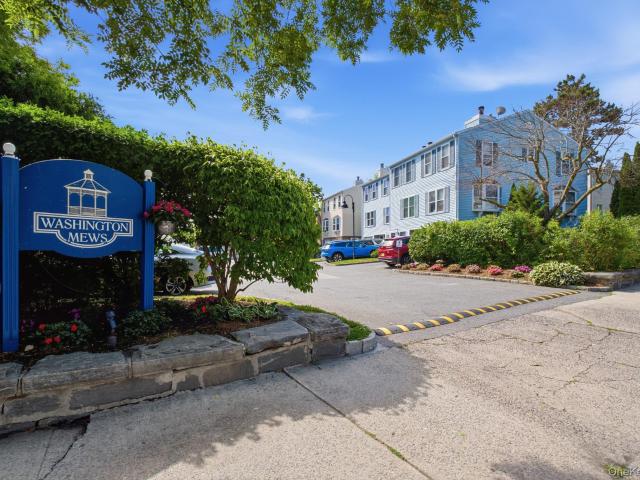 22 Washington Mews 22