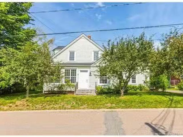 22 Weldon St, Sackville, NB, E4L 4N2 house for sale Listing.