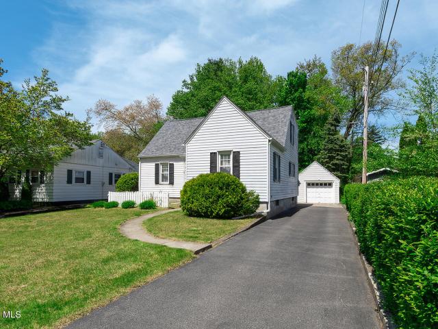 22 Westlyn Court