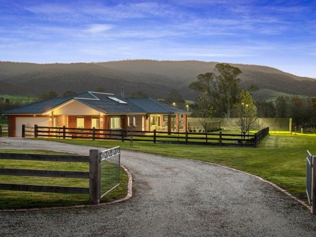 22 Acres Of Lakeside Tranquillity