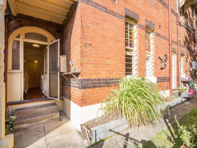 2/2 Allen Street