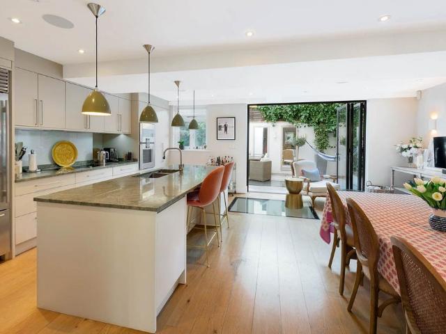 22 Aubrey Walk, London, W8 7JG, United Kingdom | 4 bed house for rent #131712876 | Rentberry
