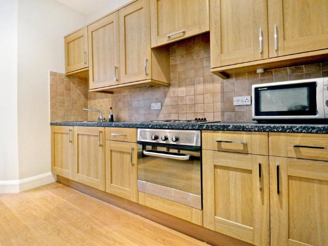 22 Baron's Court Road, London, W14 9DT, United Kingdom | 2 bed apartment for rent #139333717 | Rentberry