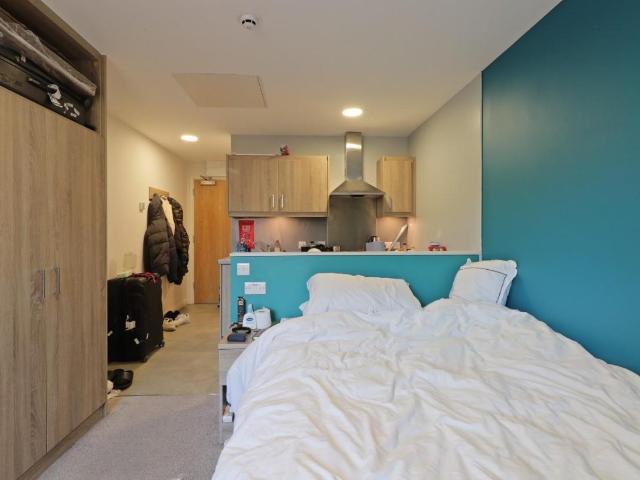 22 bed house for sale