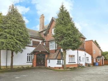 22 bedroom detached house for sale
