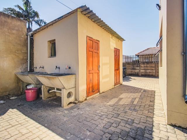 22 Bedroom House For Sale in Birch Acres