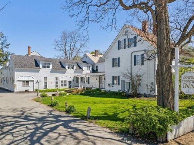 22 bedroom, Lyme NH 03768 105709381