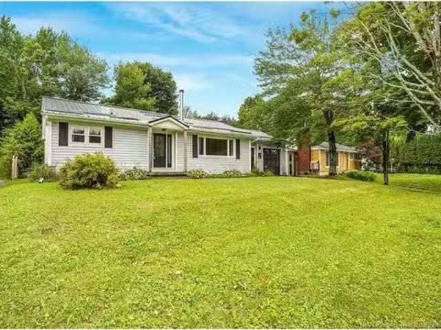22 Birchcroft Dr, Fredericton, NB, E3C 1K7 house for sale L.