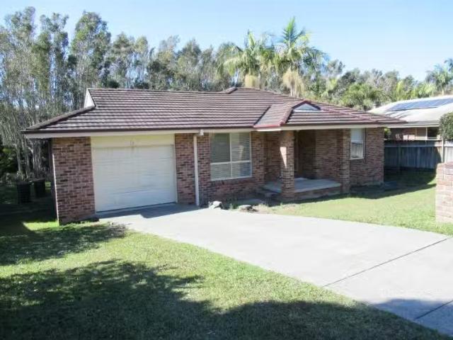 22 Borrowdale Cres, BOAMBEE EAST House for rent Listed by Sco.