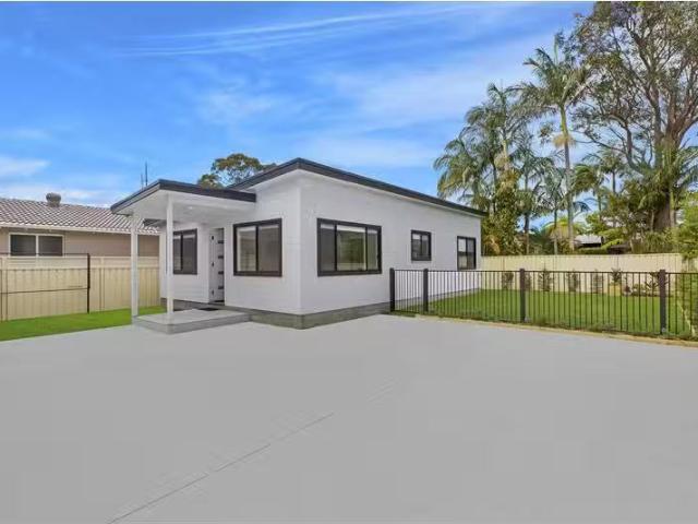 22 Blenheim Avenue, Berkeley Vale House for rent Listed by Ke.