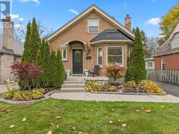 London, Ontario - Garden, Balcony, Fireplace