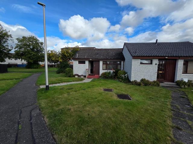 22 BUTE DRIVE, PERTH, PH1 3BQ 2 bed bungalow to rent £895 pcm £207 pw
