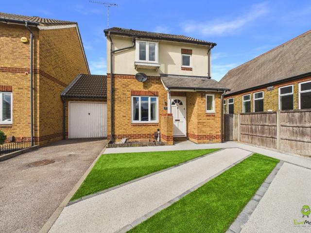 22 Byron Drive, Erith DA8, 4 bed link detached house to rent, £2,250 pcm | PrimeLocation