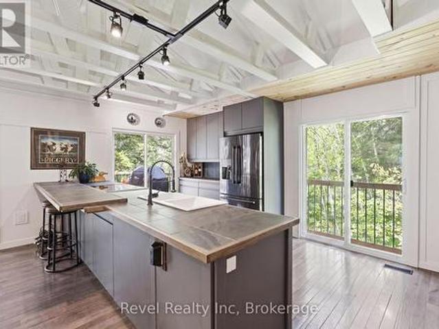 22 Camp Road, Mckellar, ON, P2A 0B4 house for sale | Listing ID X13164 | Royal LePage