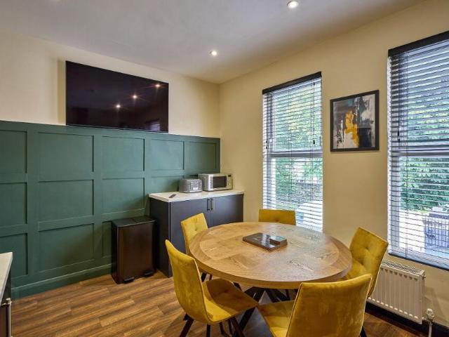 22 Castleton Gardens, Belfast, BT15 3BY