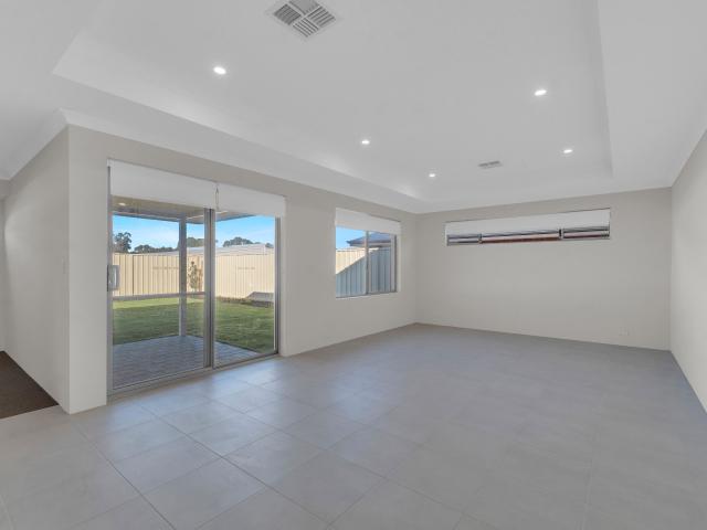 22 Cockatoo Way Dawesville, WA 6211