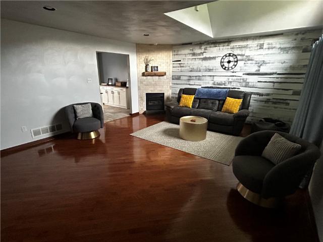 22 Dawn Dr